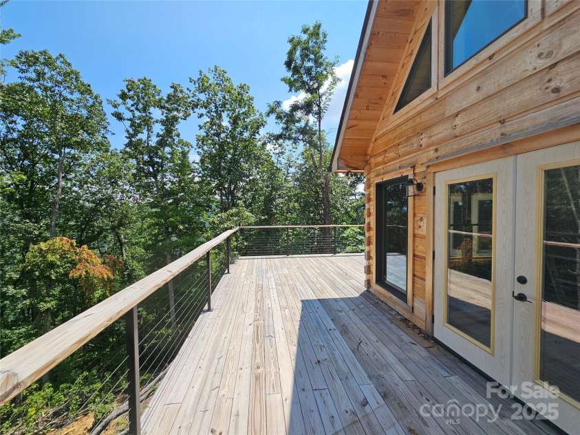 266 Potomac Falls Drive, Black Mountain, NC 28711.  MLS# CAR4293950, YatesRealty ID 33413. 