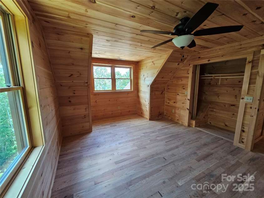 266 Potomac Falls Drive, Black Mountain, NC 28711.  MLS# CAR4293950, YatesRealty ID 33413. 