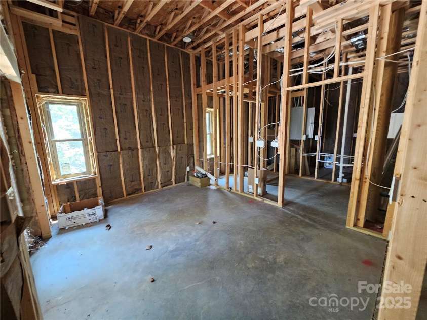 266 Potomac Falls Drive, Black Mountain, NC 28711.  MLS# CAR4293950, YatesRealty ID 33413. 