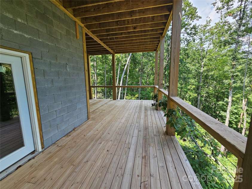 266 Potomac Falls Drive, Black Mountain, NC 28711.  MLS# CAR4293950, YatesRealty ID 33413. 