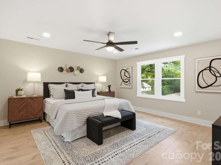 3800 Lovett Circle, Charlotte, NC 28210.  MLS# CAR4389040, YatesRealty ID 33413. 14 x 14 Primary Bedroom, LED recessed lighting & Ceiling Fan 
