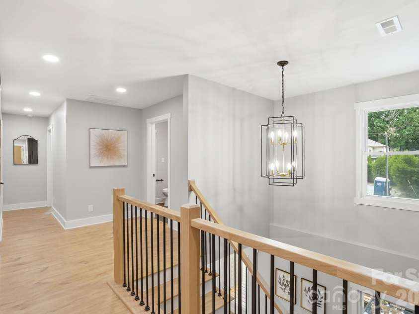 3800 Lovett Circle, Charlotte, NC 28210.  MLS# CAR4389040, YatesRealty ID 33413. Large landing upstairs