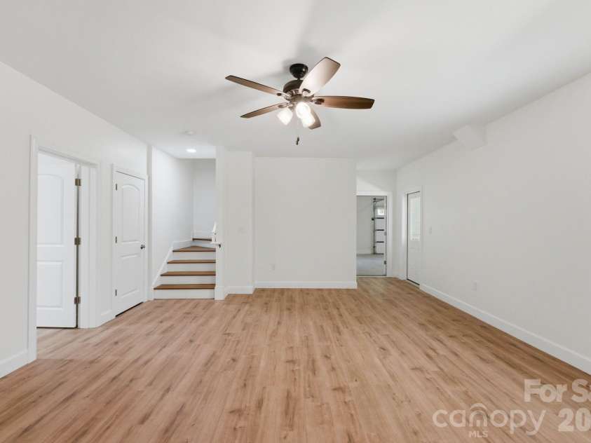 2442 Falcon Lane, Statesville, NC 28625.  MLS# CAR4365520, YatesRealty ID 33414. 