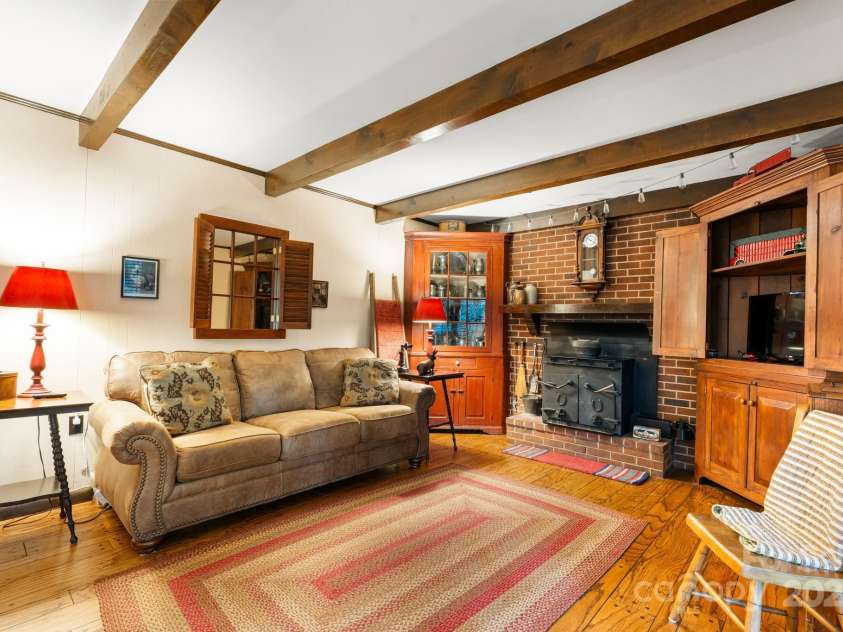 3054 Spencer Heights Drive, Lenoir, NC 28645.  MLS# CAR4294182, YatesRealty ID 33414. 