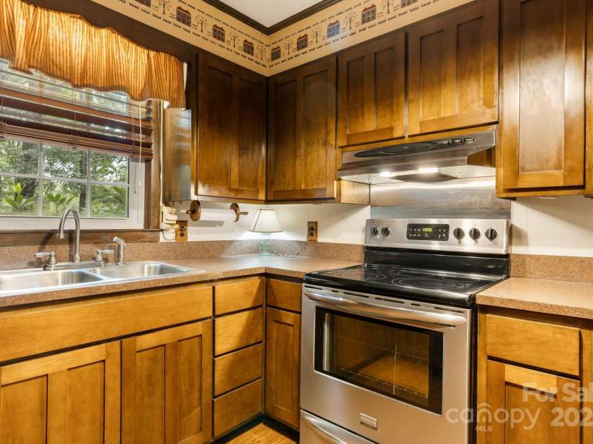 3054 Spencer Heights Drive, Lenoir, NC 28645.  MLS# CAR4294182, YatesRealty ID 33414. 