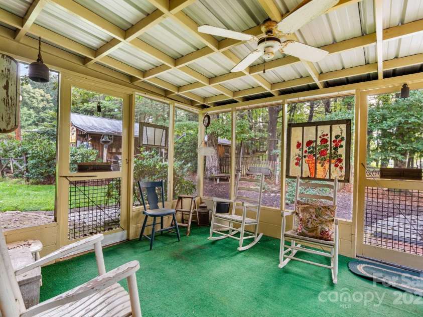 3054 Spencer Heights Drive, Lenoir, NC 28645.  MLS# CAR4294182, YatesRealty ID 33414. 