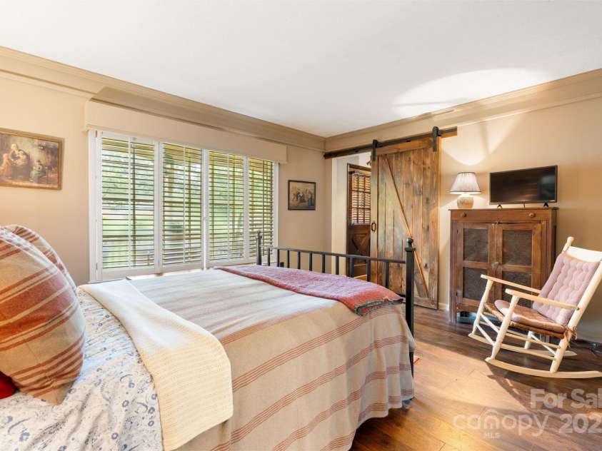 3054 Spencer Heights Drive, Lenoir, NC 28645.  MLS# CAR4294182, YatesRealty ID 33414. 