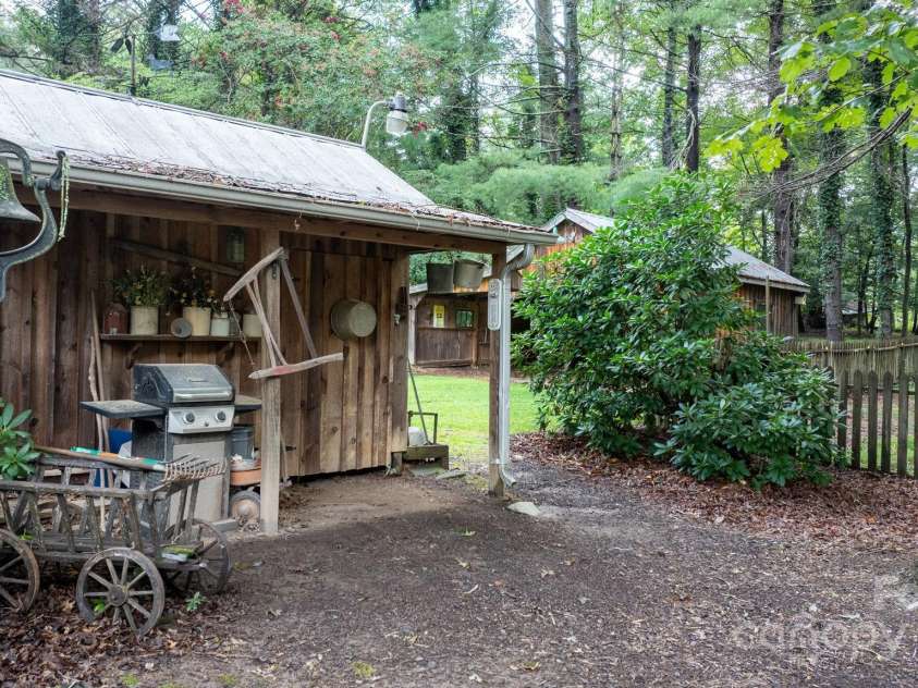 3054 Spencer Heights Drive, Lenoir, NC 28645.  MLS# CAR4294182, YatesRealty ID 33414. 