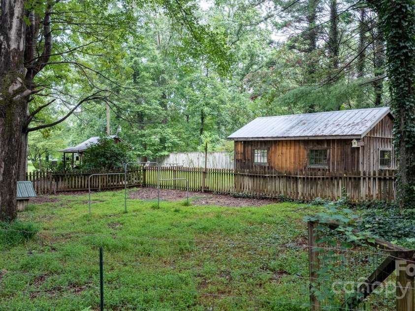 3054 Spencer Heights Drive, Lenoir, NC 28645.  MLS# CAR4294182, YatesRealty ID 33414. 
