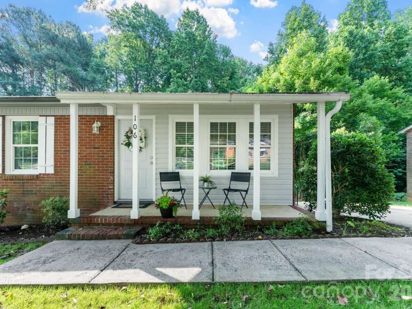 106 Valley Road, York, SC 29745.  MLS# CAR4396446, YatesRealty ID 33415. 