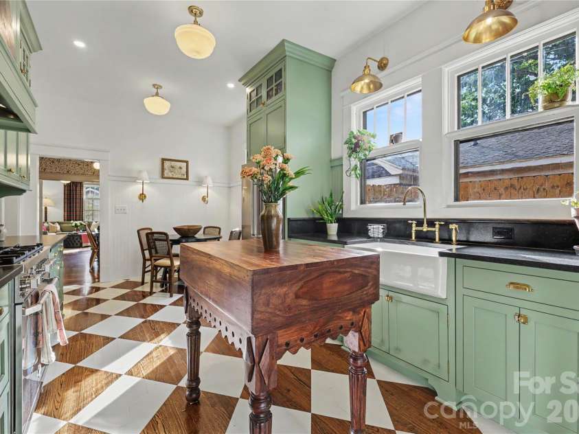118 Miller Street, Salisbury, NC 28144.  MLS# CAR4378670, YatesRealty ID 33416. 