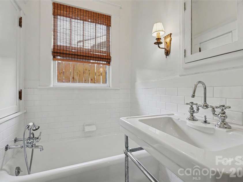118 Miller Street, Salisbury, NC 28144.  MLS# CAR4378670, YatesRealty ID 33416. 