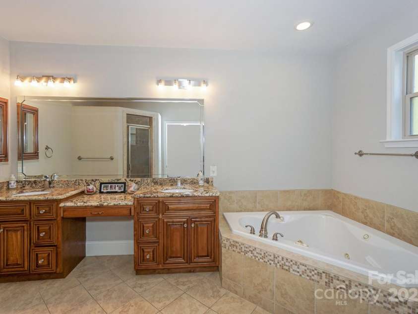 406 Canvasback Road, Mooresville, NC 28117.  MLS# CAR4294462, YatesRealty ID 33416. 