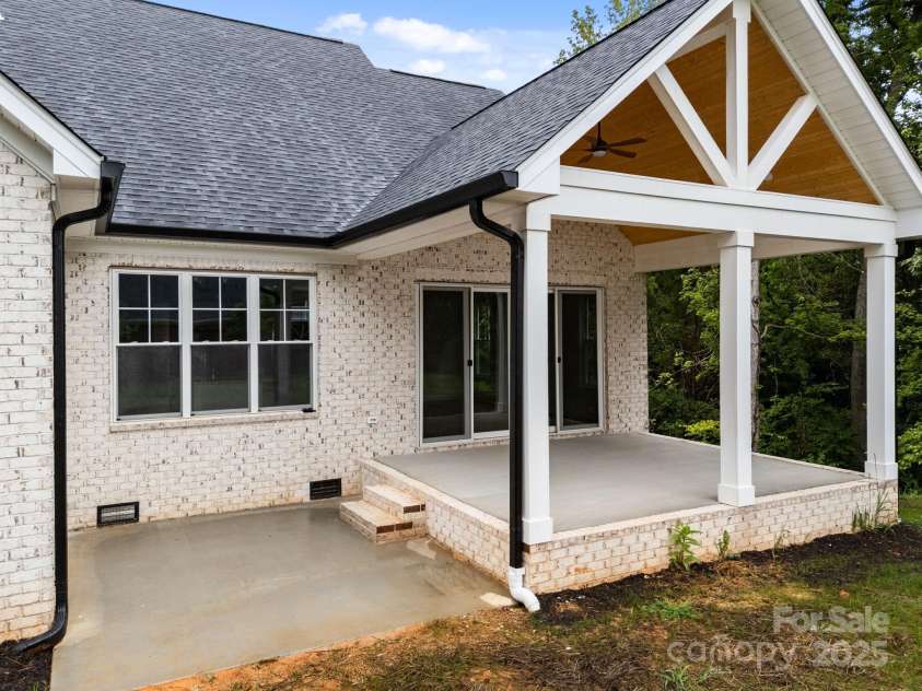 1011 Timber Run Drive, Salisbury, NC 28146.  MLS# CAR4289620, YatesRealty ID 33418. 