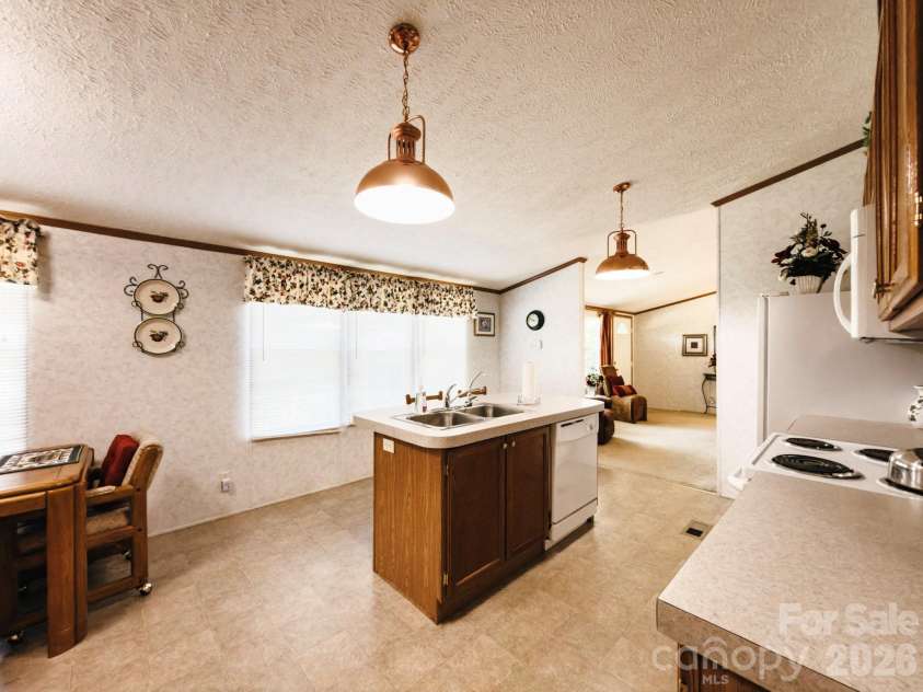 2391 Hickory Knoll Road, Franklin, NC 28734.  MLS# CAR4395956, YatesRealty ID 33418. 
