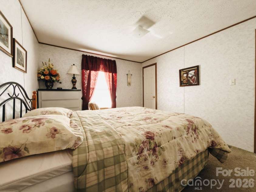 2391 Hickory Knoll Road, Franklin, NC 28734.  MLS# CAR4395956, YatesRealty ID 33418. 