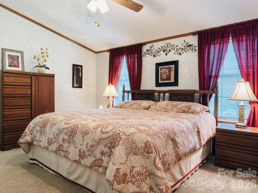 2391 Hickory Knoll Road, Franklin, NC 28734.  MLS# CAR4395956, YatesRealty ID 33418. 