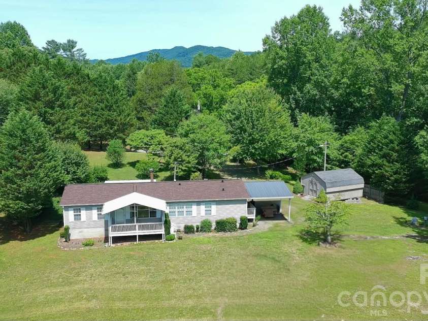 2391 Hickory Knoll Road, Franklin, NC 28734.  MLS# CAR4395956, YatesRealty ID 33418. 