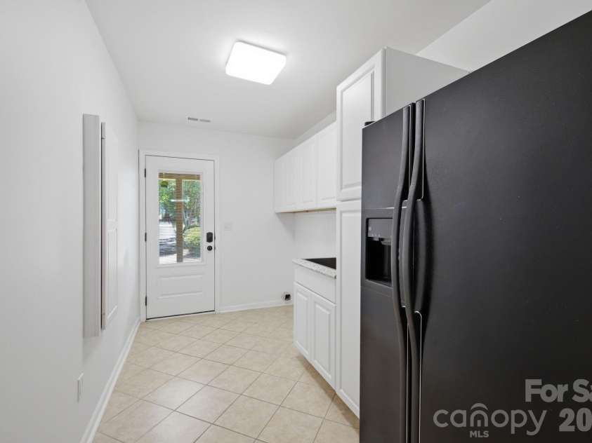 11705 Fiddlers Roof Lane, Charlotte, NC 28277.  MLS# CAR4396443, YatesRealty ID 33419. Laundry/Main Level