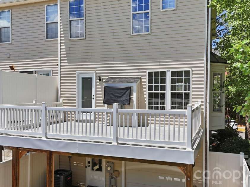 11705 Fiddlers Roof Lane, Charlotte, NC 28277.  MLS# CAR4396443, YatesRealty ID 33419. Oversized Deck