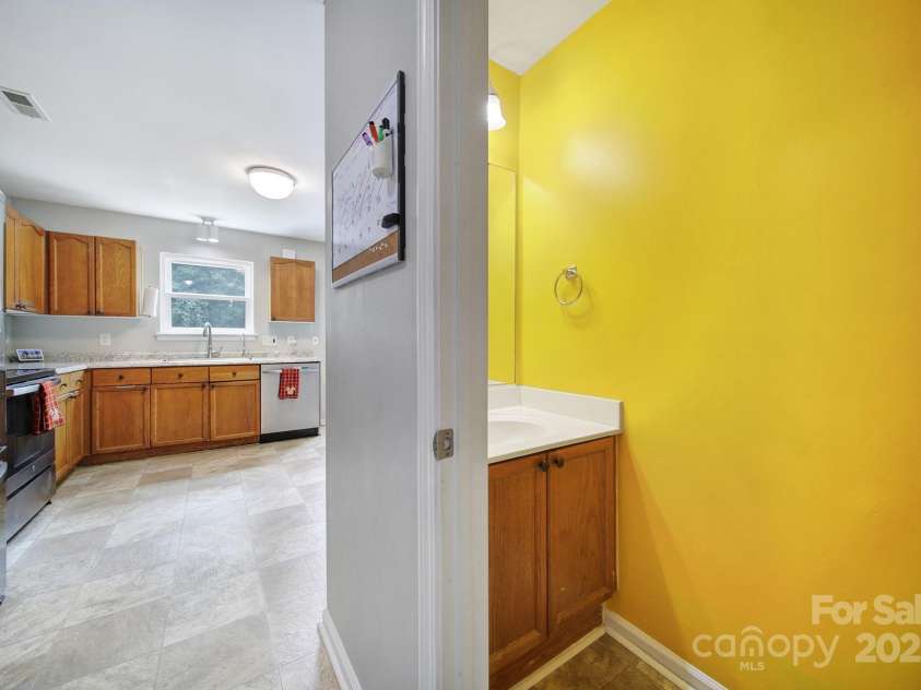124 Kristens Court Drive, Mooresville, NC 28115.  MLS# CAR4293257, YatesRealty ID 33419. 