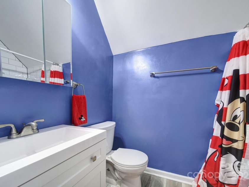 124 Kristens Court Drive, Mooresville, NC 28115.  MLS# CAR4293257, YatesRealty ID 33419. 