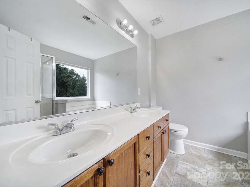 124 Kristens Court Drive, Mooresville, NC 28115.  MLS# CAR4293257, YatesRealty ID 33419. 