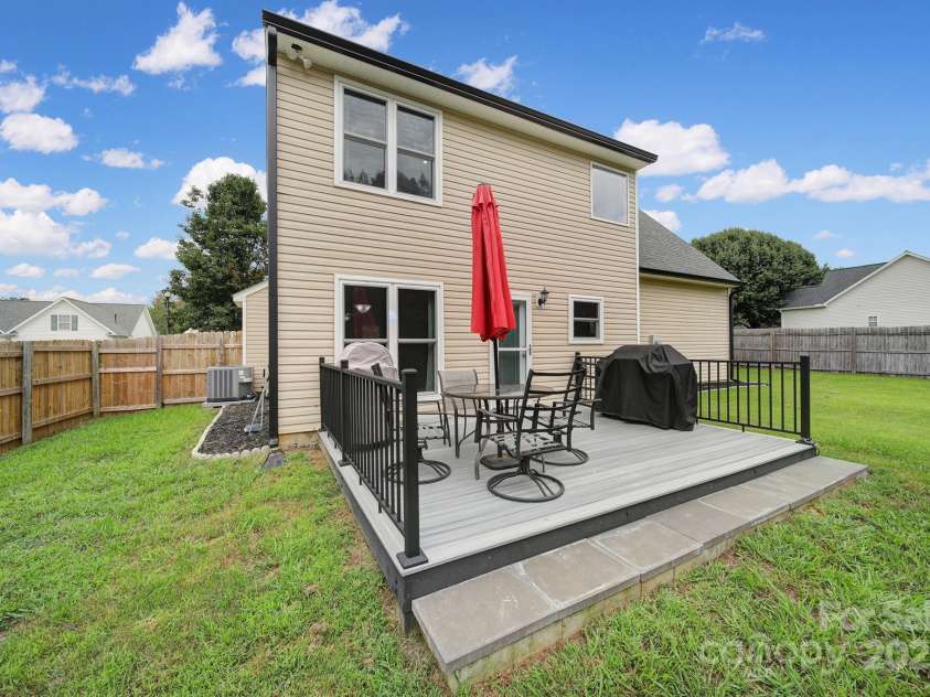124 Kristens Court Drive, Mooresville, NC 28115.  MLS# CAR4293257, YatesRealty ID 33419. 