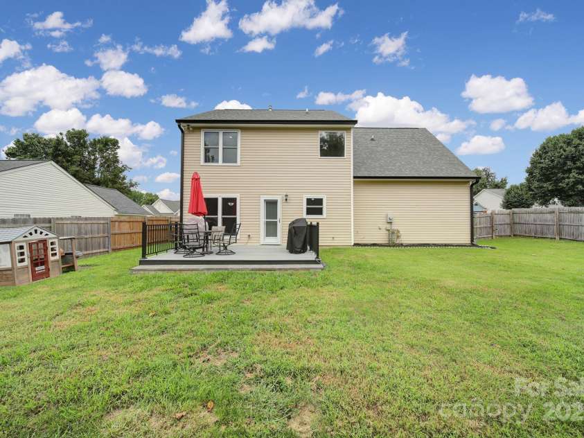 124 Kristens Court Drive, Mooresville, NC 28115.  MLS# CAR4293257, YatesRealty ID 33419. 