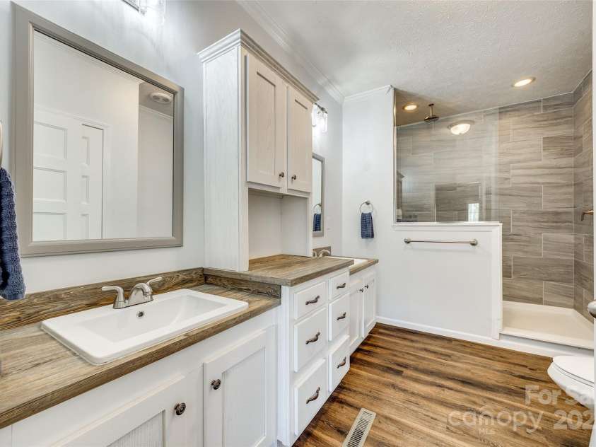 1370 Martin Road, Hickory Grove, SC 29717.  MLS# CAR4237127, YatesRealty ID 3342. 