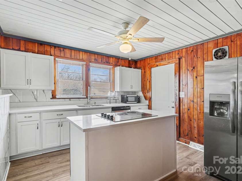 419 Circle Drive, Shelby, NC 28150.  MLS# CAR4330810, YatesRealty ID 3342. 