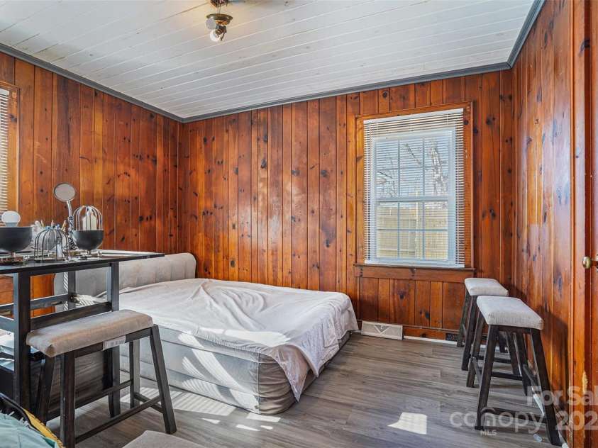 419 Circle Drive, Shelby, NC 28150.  MLS# CAR4330810, YatesRealty ID 3342. 