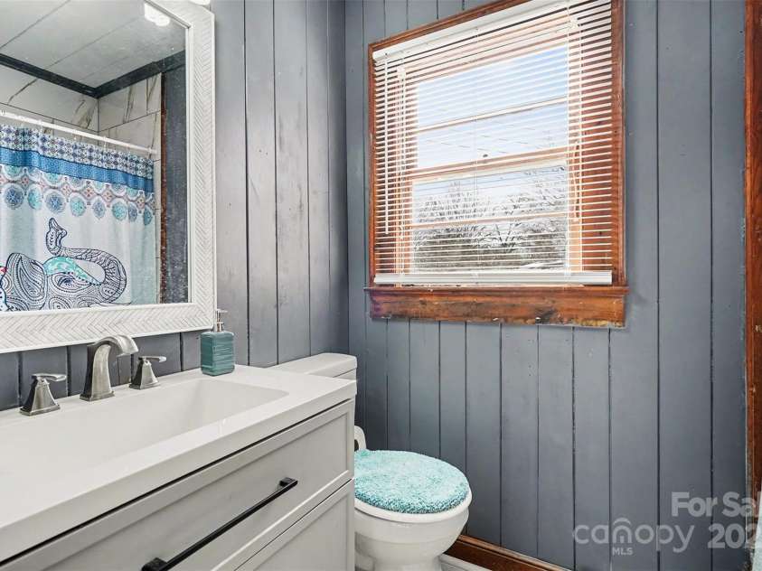 419 Circle Drive, Shelby, NC 28150.  MLS# CAR4330810, YatesRealty ID 3342. 