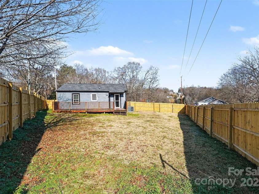 419 Circle Drive, Shelby, NC 28150.  MLS# CAR4330810, YatesRealty ID 3342. 