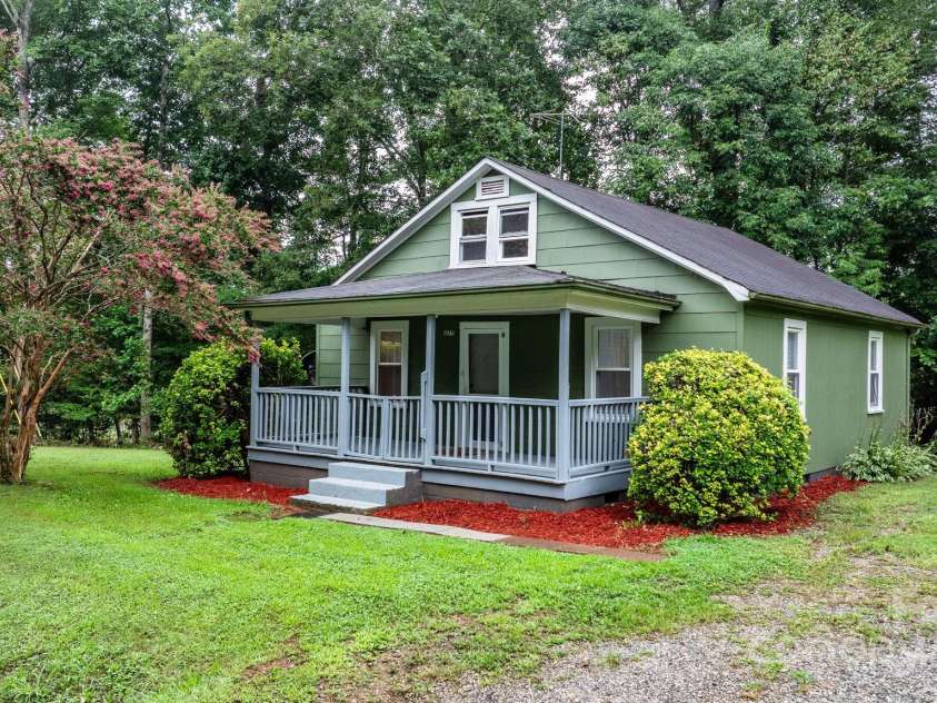 1277 Brush Mountain Road, Lenoir, NC 28645.  MLS# CAR4290789, YatesRealty ID 33420. 