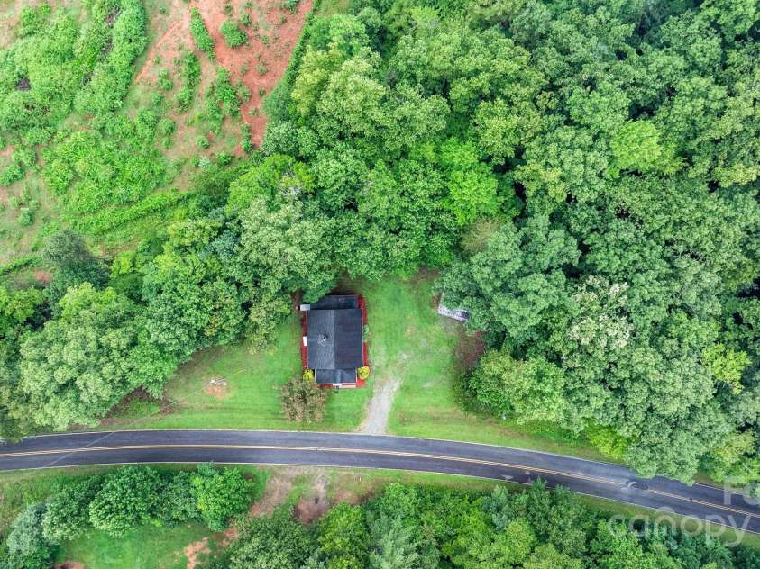 1277 Brush Mountain Road, Lenoir, NC 28645.  MLS# CAR4290789, YatesRealty ID 33420. 