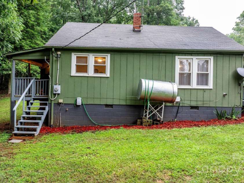 1277 Brush Mountain Road, Lenoir, NC 28645.  MLS# CAR4290789, YatesRealty ID 33420. 