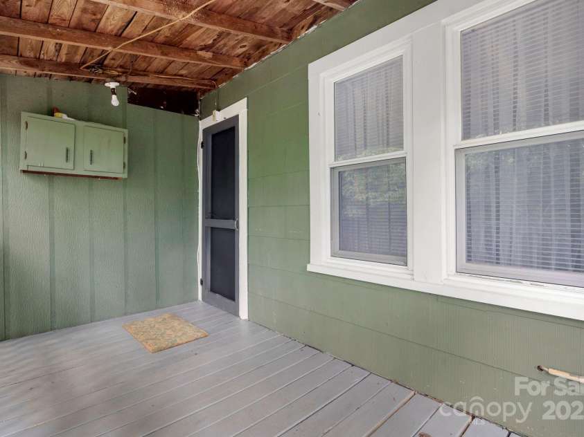 1277 Brush Mountain Road, Lenoir, NC 28645.  MLS# CAR4290789, YatesRealty ID 33420. 