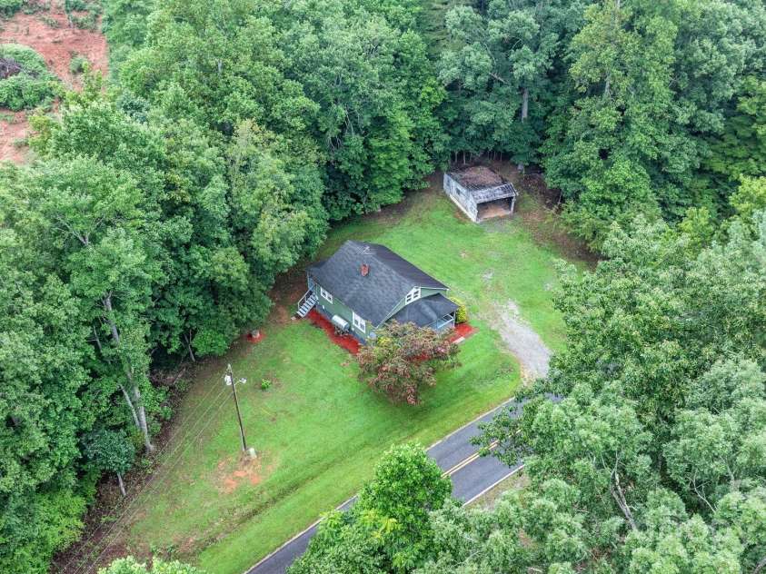 1277 Brush Mountain Road, Lenoir, NC 28645.  MLS# CAR4290789, YatesRealty ID 33420. 