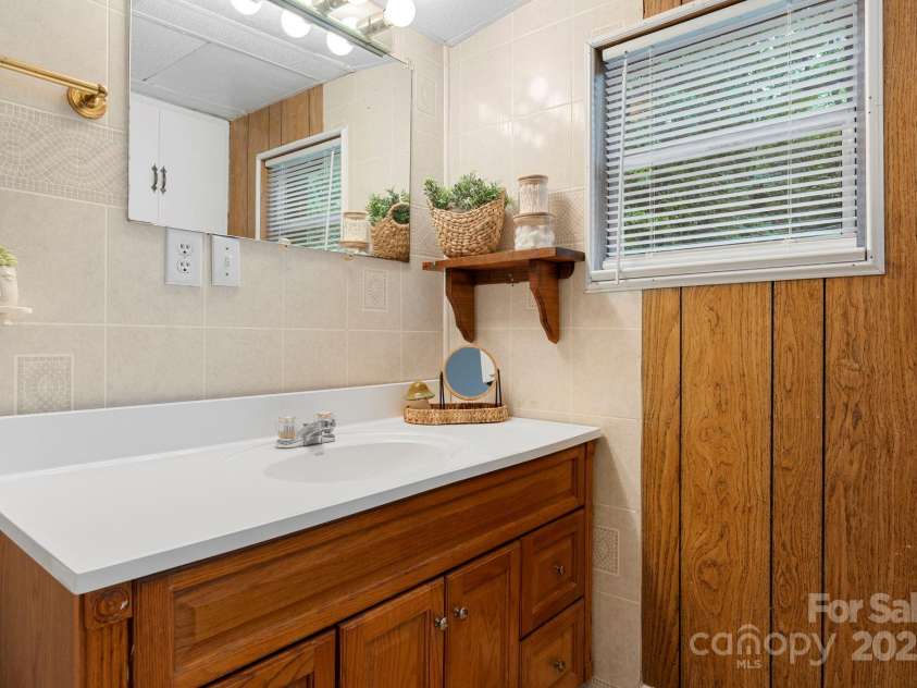 1277 Brush Mountain Road, Lenoir, NC 28645.  MLS# CAR4290789, YatesRealty ID 33420. 