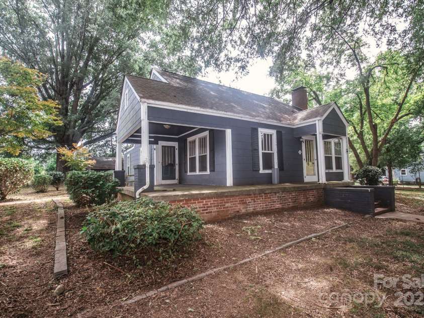 411 Jackson Street, Albemarle, NC 28001.  MLS# CAR4291947, YatesRealty ID 33421. Front