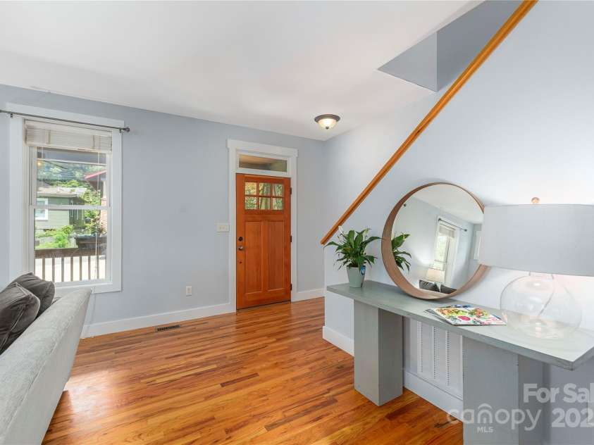 36 Richie Street, Asheville, NC 28801.  MLS# CAR4289429, YatesRealty ID 33422. Bright and cheerful entry