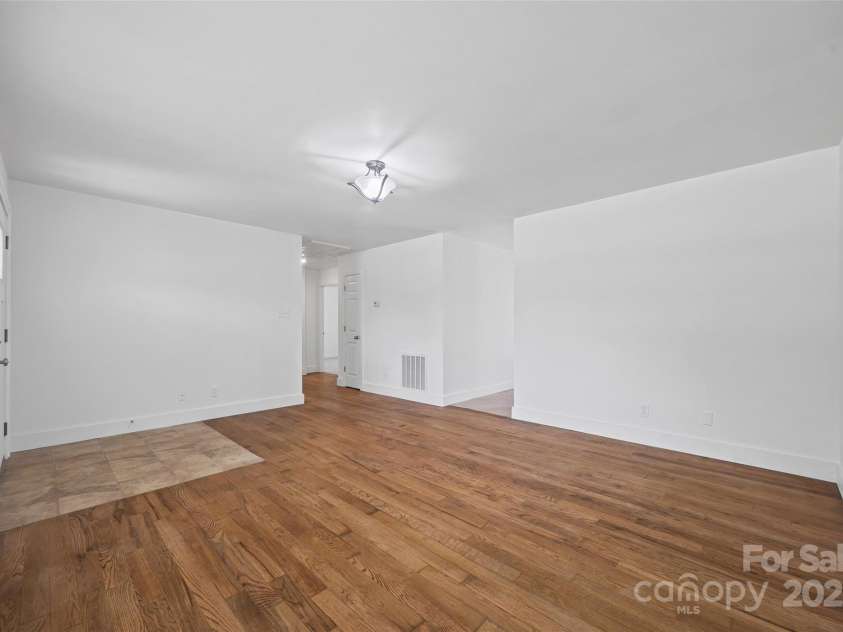 1516 Ellen Avenue, Rock Hill, SC 29732.  MLS# CAR4285109, YatesRealty ID 33423. 