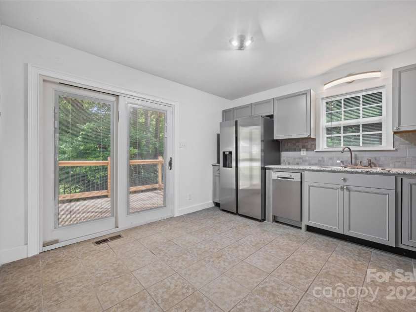 1516 Ellen Avenue, Rock Hill, SC 29732.  MLS# CAR4285109, YatesRealty ID 33423. 