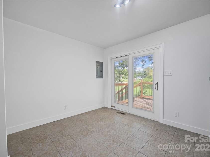 1516 Ellen Avenue, Rock Hill, SC 29732.  MLS# CAR4285109, YatesRealty ID 33423. 