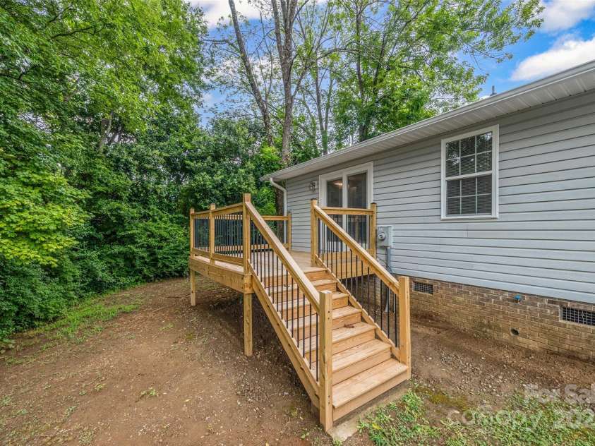 1516 Ellen Avenue, Rock Hill, SC 29732.  MLS# CAR4285109, YatesRealty ID 33423. 