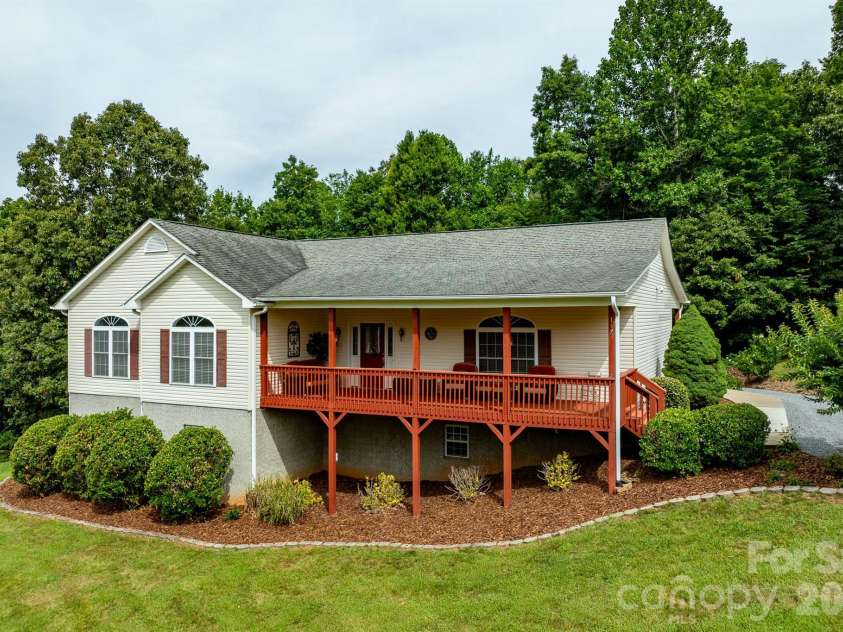 1697 Windswept Ridge, Marshall, NC 28753.  MLS# CAR4395499, YatesRealty ID 33423. 