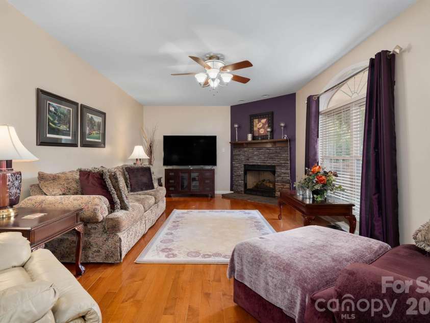 1697 Windswept Ridge, Marshall, NC 28753.  MLS# CAR4395499, YatesRealty ID 33423. 