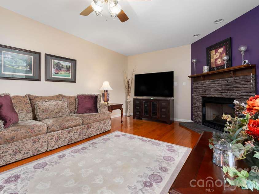 1697 Windswept Ridge, Marshall, NC 28753.  MLS# CAR4395499, YatesRealty ID 33423. 