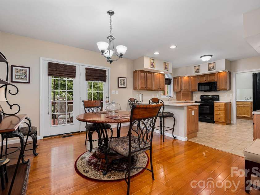 1697 Windswept Ridge, Marshall, NC 28753.  MLS# CAR4395499, YatesRealty ID 33423. 